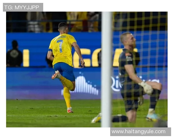 尤文图斯主场大胜,C罗梅开二度继续领跑射手榜,后防铁桶般稳固保住零封